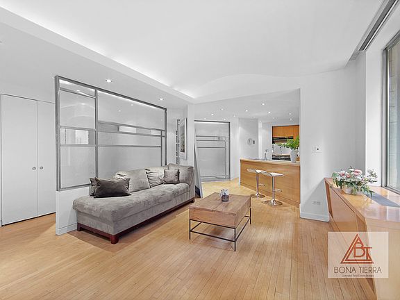 4th image of 309 E 49th St APT 1B