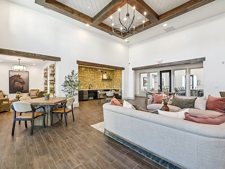 Huntington Place Seniors Garland — Photo 14