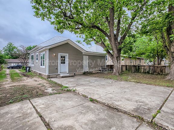 3rd image of 517 Hicks Ave