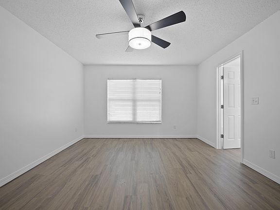 4th image of 236 Saint Thomas St