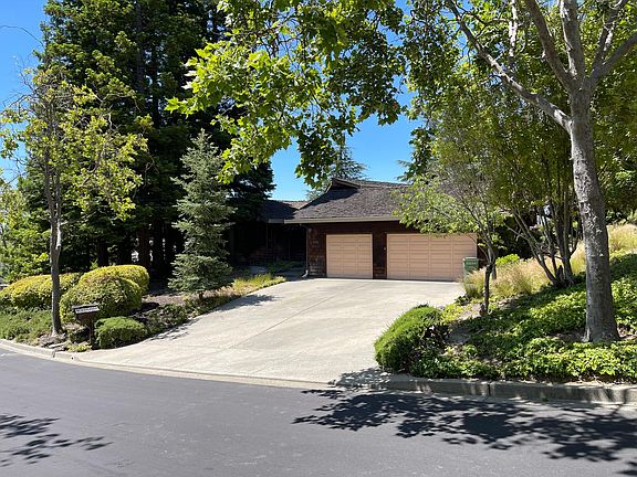 5th image of 4114 Sugar Maple Dr