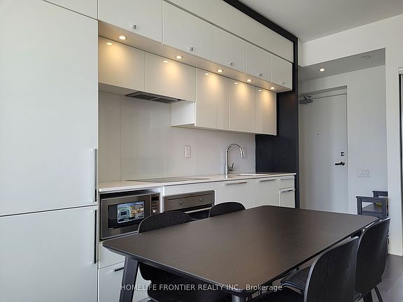 3rd image of 15 Grenville St #2101
