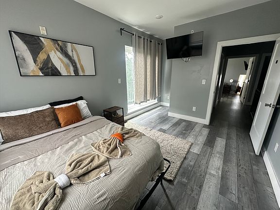 5th image of 819 42nd St #5