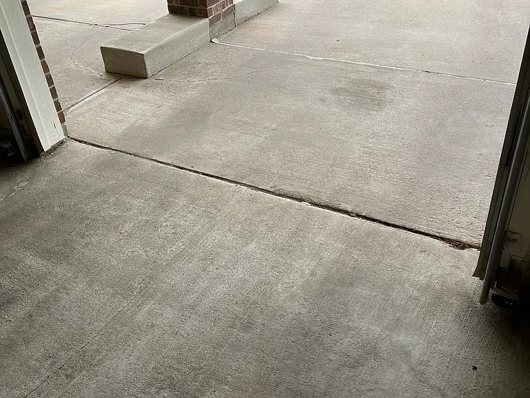 Garage & Driveway