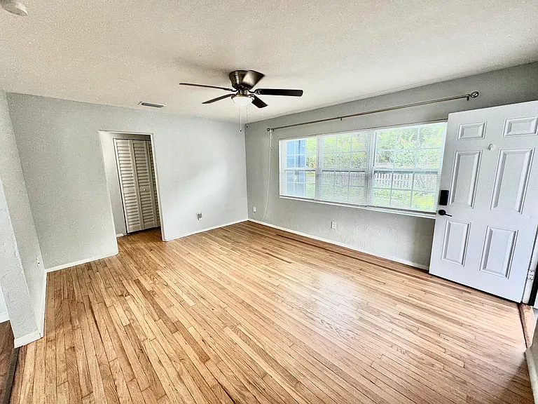 115 N Hampton Ave — Photo 6