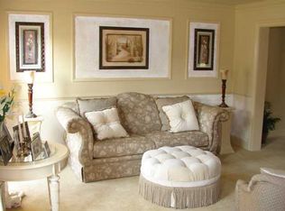 2156 Fox Chase, Hamburg, NY 14085