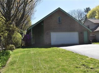 65 Greenaway Rd, Rochester, NY 14610