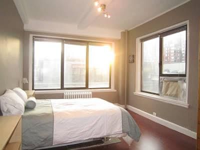 1st image of 118 W 72nd St APT 904