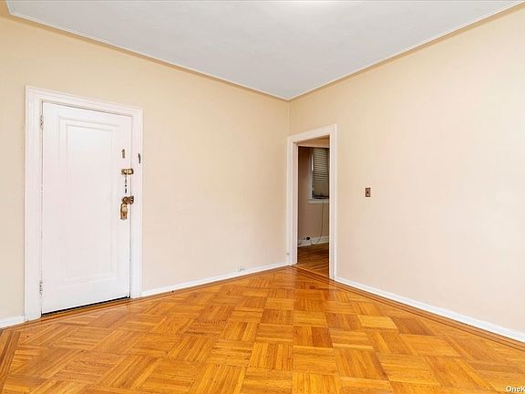 5th image of 34-26 92nd St
