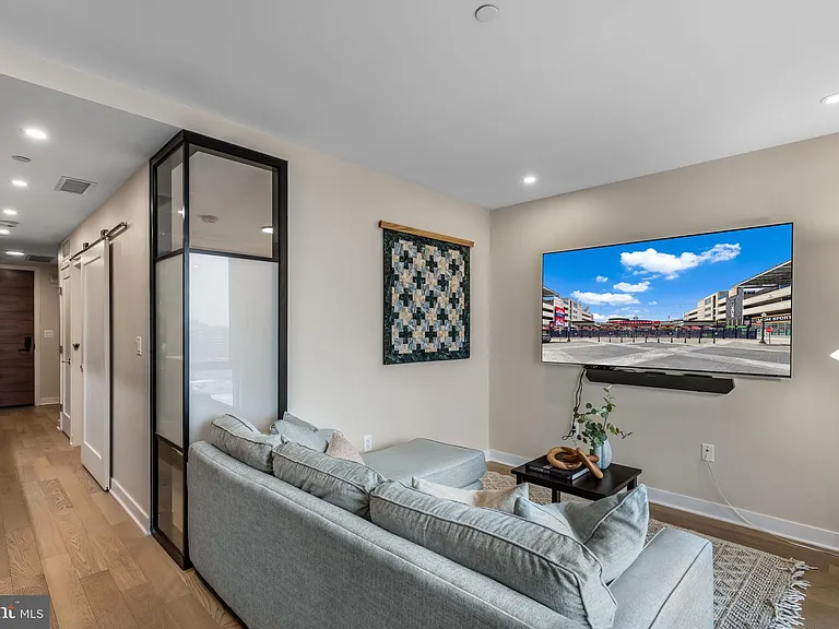 37 L St SE #803 — Photo 15