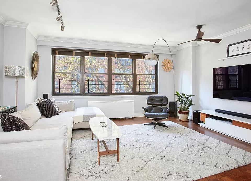 1st image of 315 E 65th St APT 3C