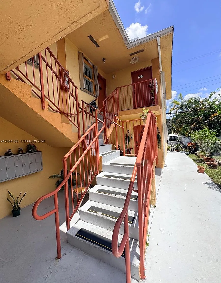 Hialeah 4th Addn — Photo 3