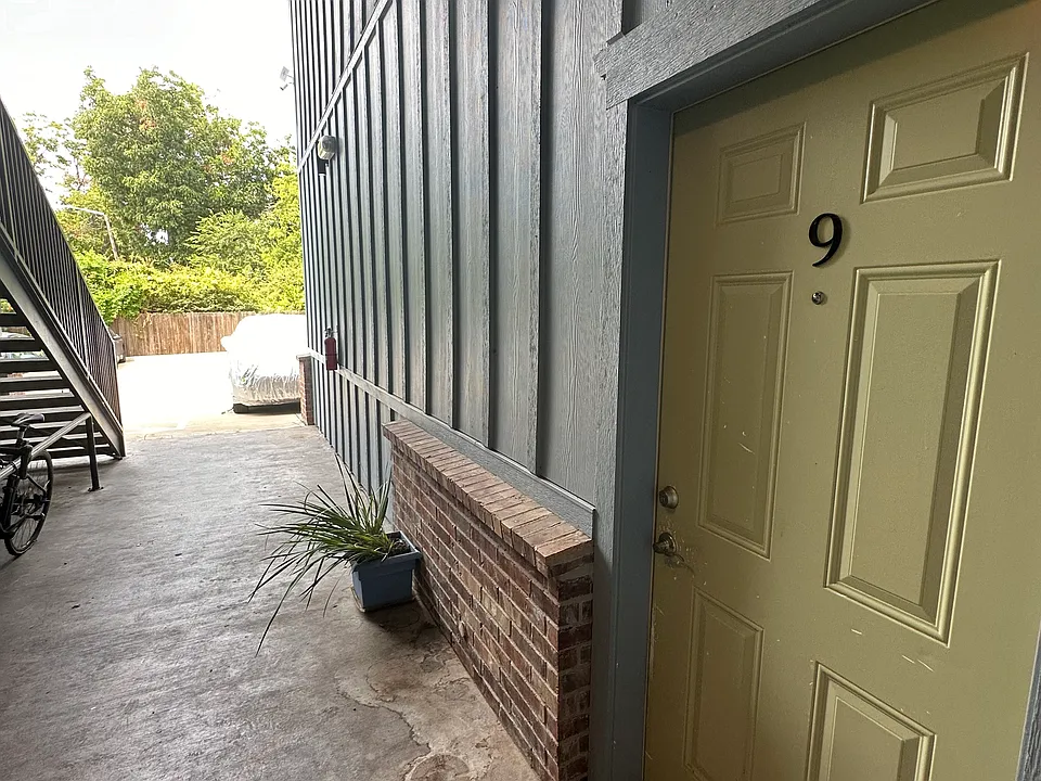 116 Hann St #9