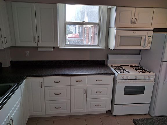 5th image of 3648 Columbus Ave Floor 2