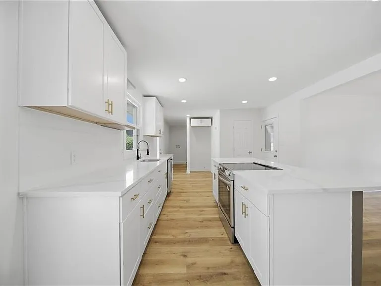 1073 Grayson Pkwy — Photo 11