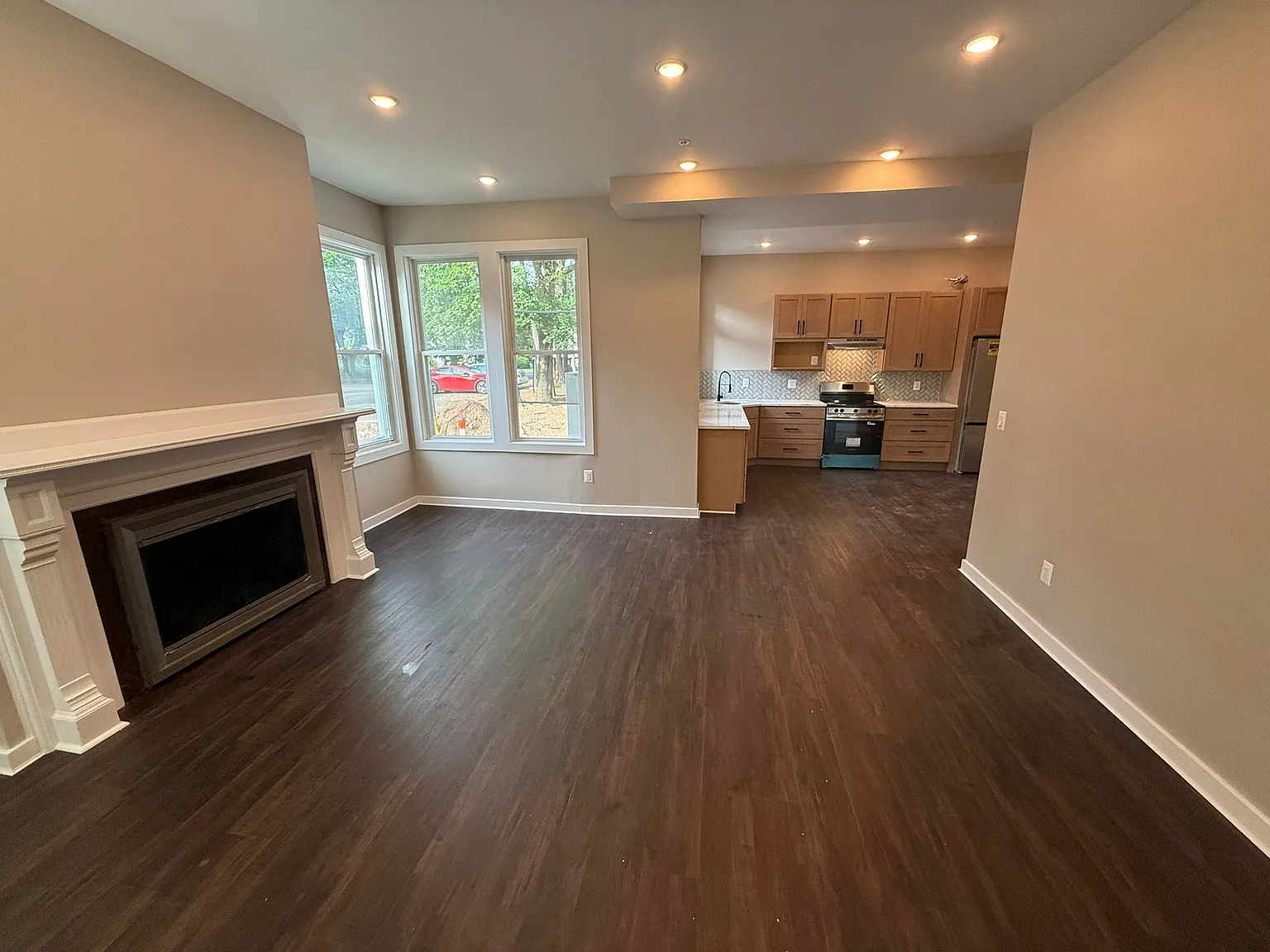 2 bed, 1100 sqft, $2,350 — Photo 3