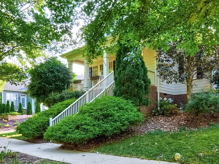 428 Marsh Landing Dr — Photo 2