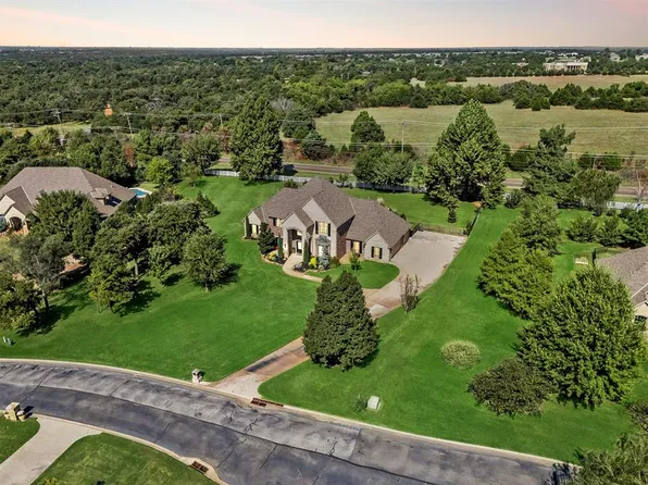 1701 Manchester Ave, Edmond, OK 73034