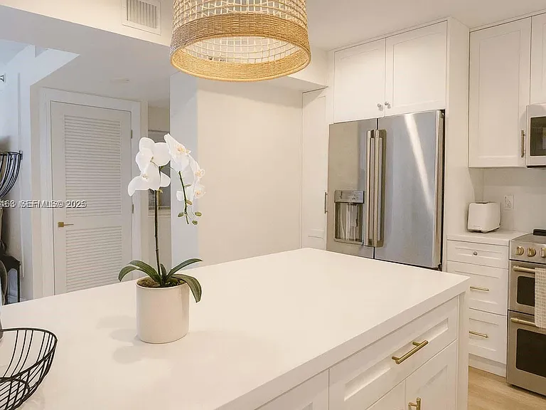 8877 Collins Ave #Penthouse 8 — Photo 18