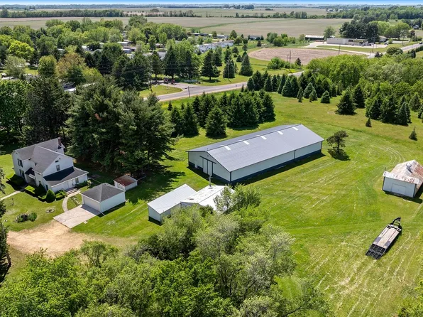 3910 W Il Rte #64, Mount Morris, IL 61054
