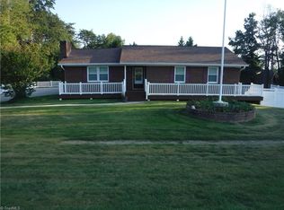 5140 Robinhood Rd, Winston Salem, NC 27106
