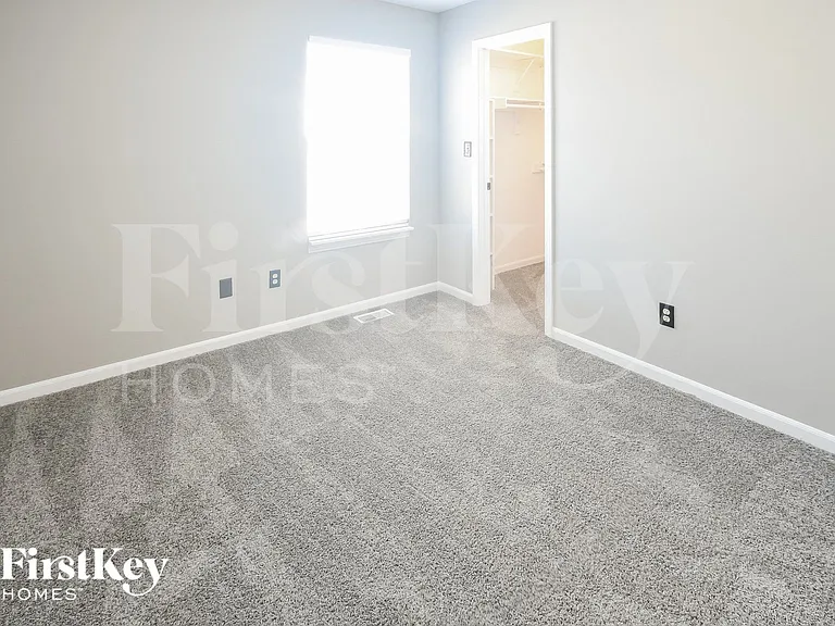 443 N Odell St — Photo 10