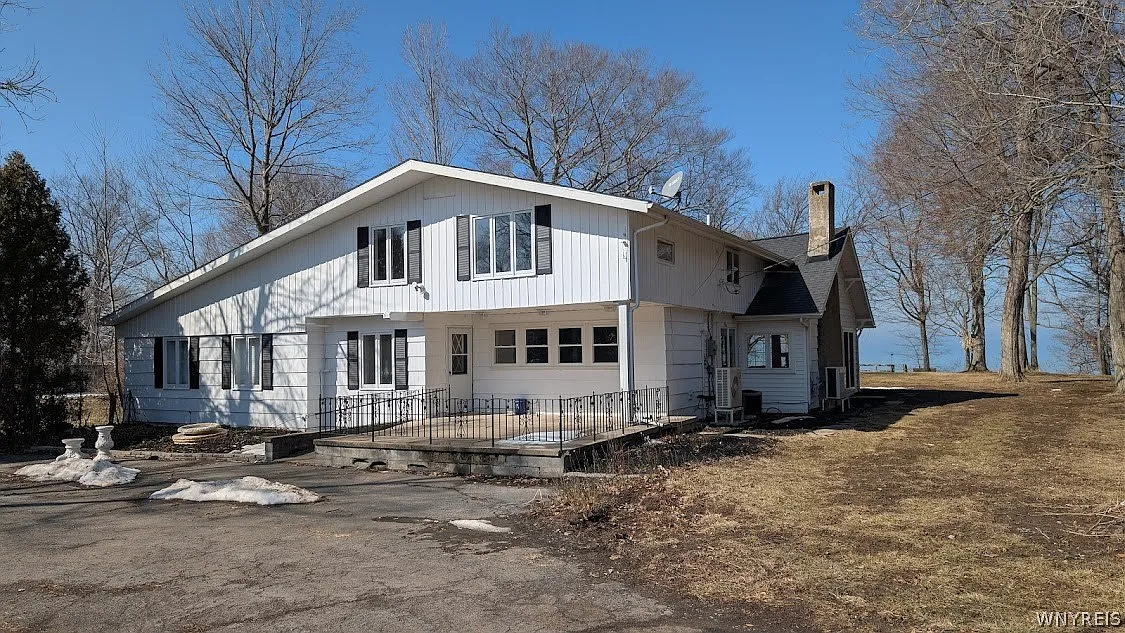 1641 Lake Rd photo 1
