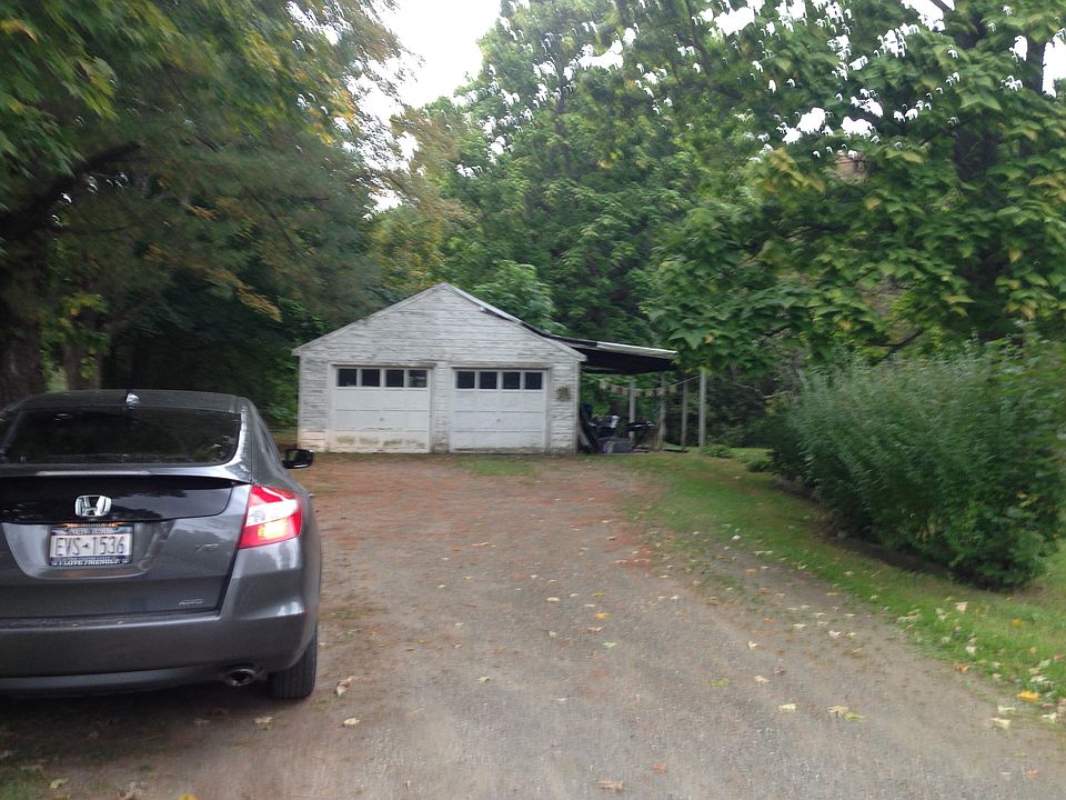 2nd image of 449 N Quaker Ln
