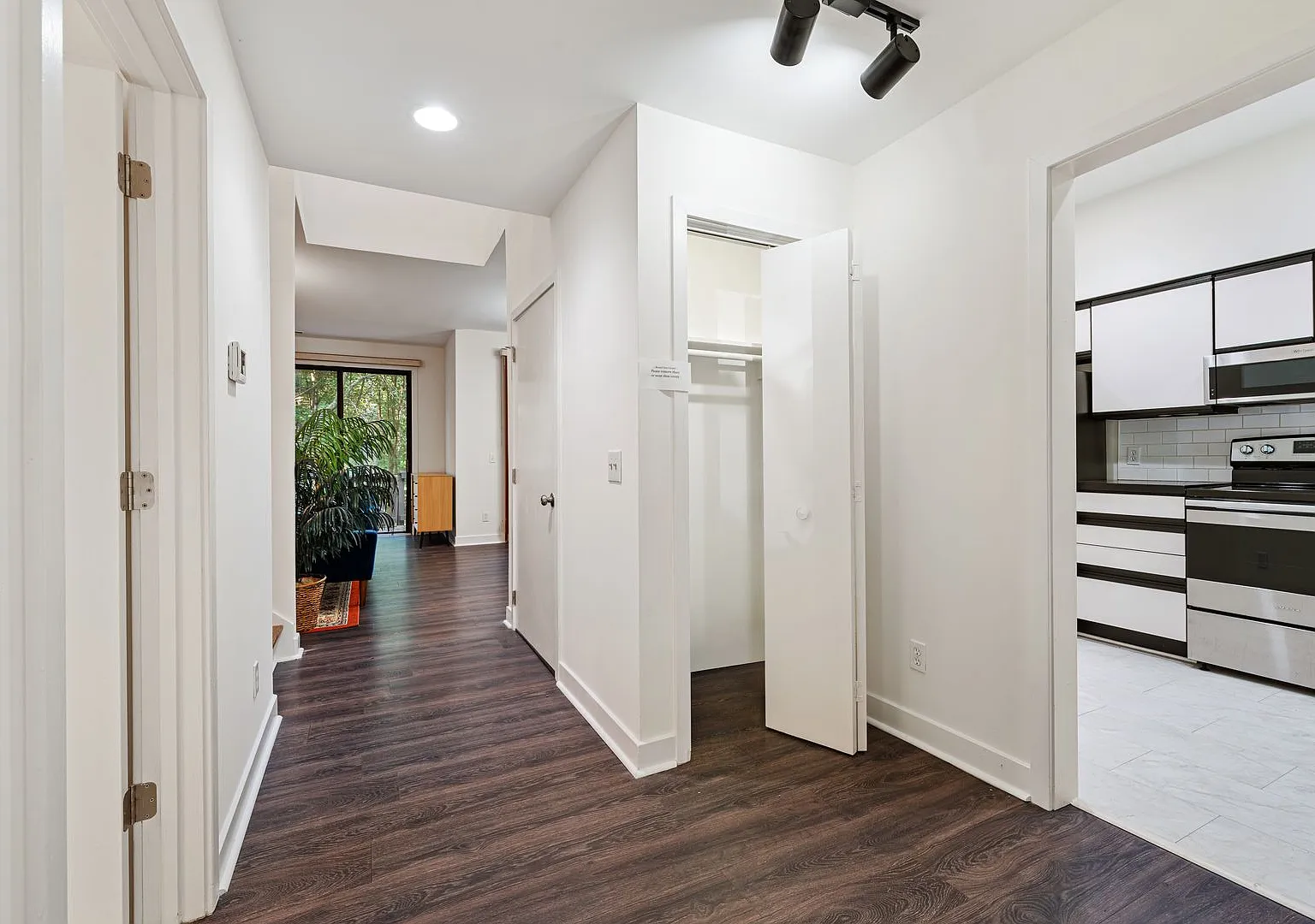 Updated Falconbridge Townhome with Community Amenities — Photo 4
