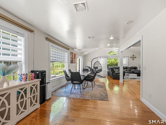 5th image of 42 White Avenue