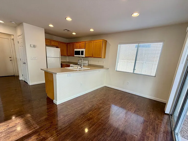 10433 Concetta Ave — Photo 5
