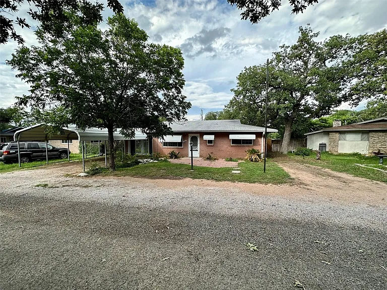 438 South Dr — Photo 3