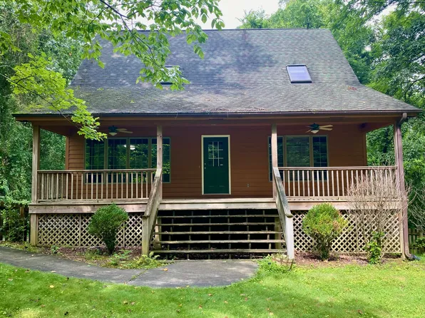 72 Bobtown Cir NE, Sewanee, TN 37375