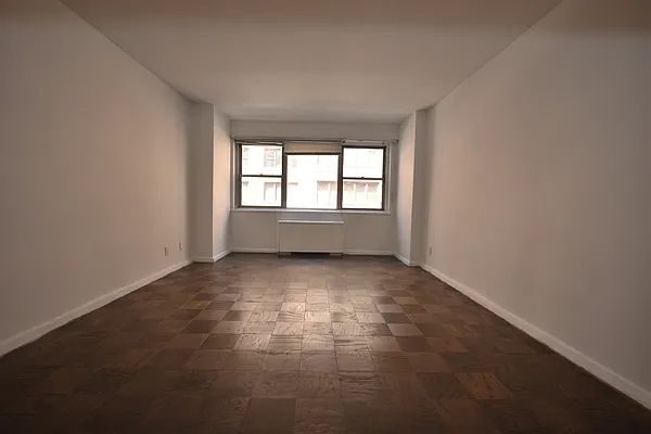 Rented by Yoram Adin, LREB | media 10