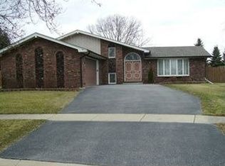 7001 Brementowne Rd, Tinley Park, IL 60477