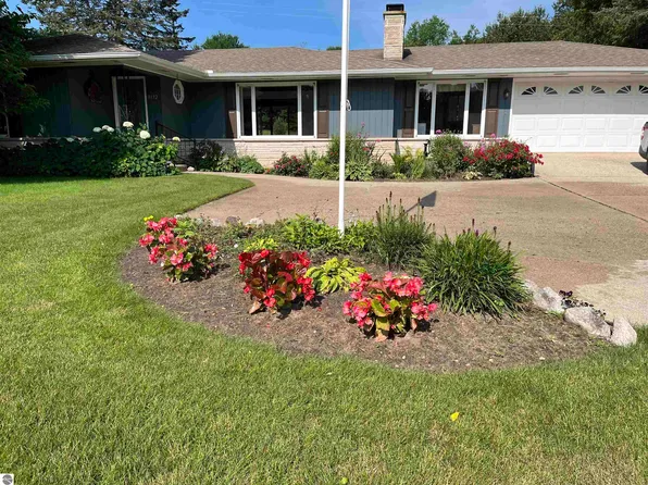 3192 S M 88 Hwy, Bellaire, MI 49615