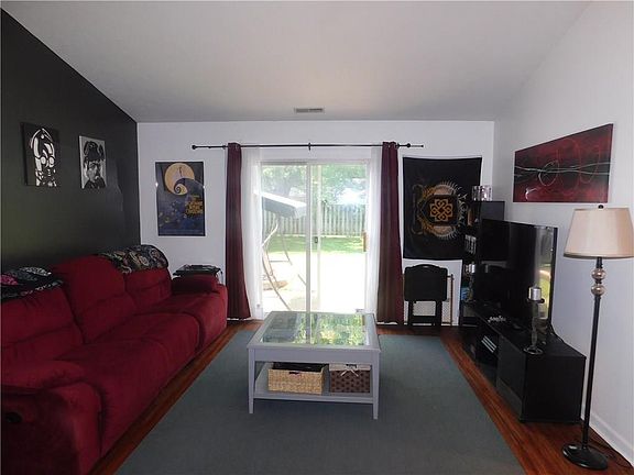 4th image of 8315 Country Meadows Dr