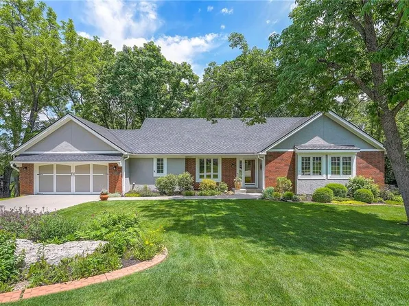 2400 W 162nd St, Stilwell, KS 66085