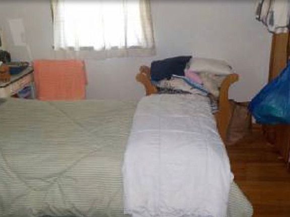 5th image of 6 Belair Dr
