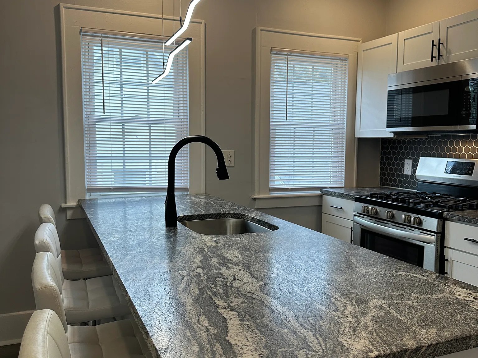 2 bed, 825 sqft, $1,495 — Photo 3