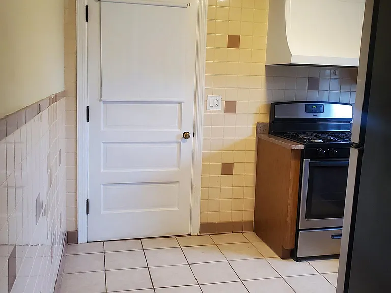 5438 N Elston Ave #2 — Photo 11