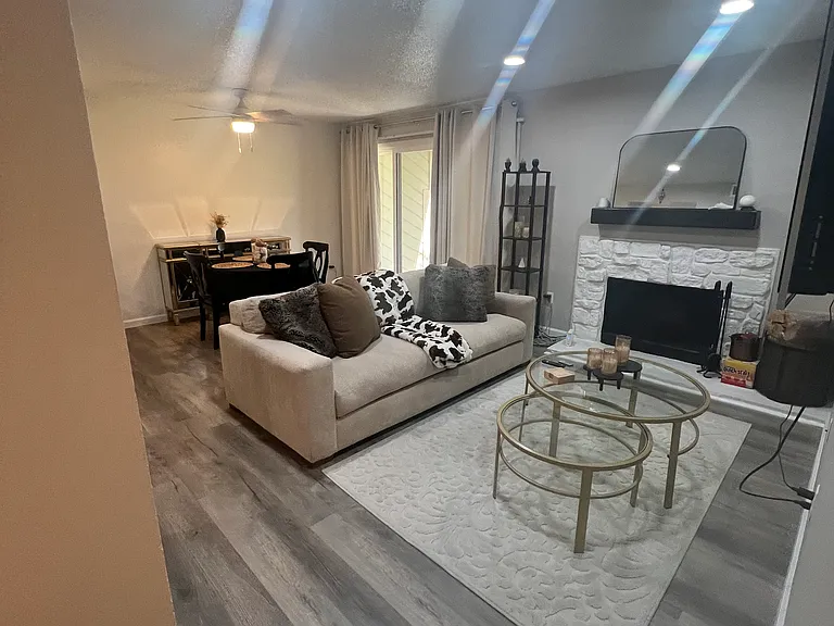 E Temple Dr — Photo 10