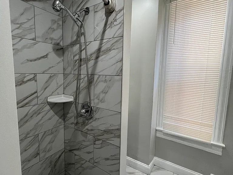 2109 Homewood Ave — Photo 3