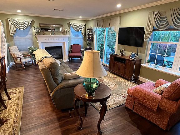 3rd image of 147 Erin Ln