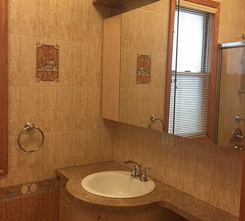 4th image of 58 Bay 20th St APT 1