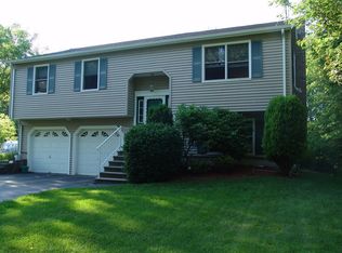 11 Valley St, Seekonk, MA 02771