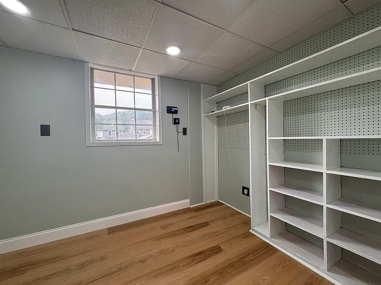 443 Bath Ave — Photo 63