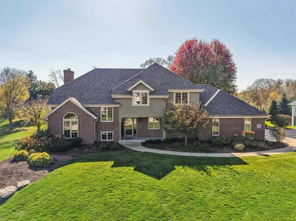 N66W38261 Deer Creek COURT, Oconomowoc, WI 53066