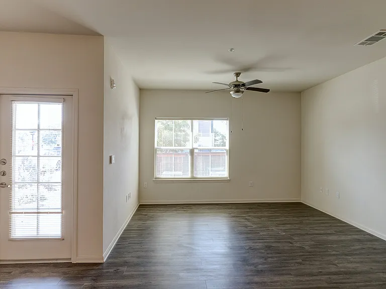 Residences of Long Branch — Photo 6