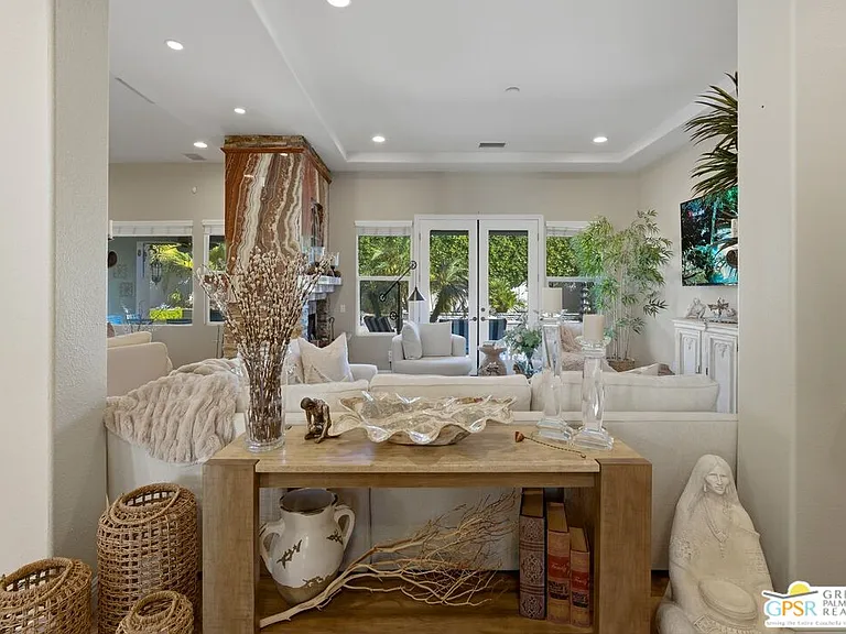 104 Azzuro Dr — Photo 16
